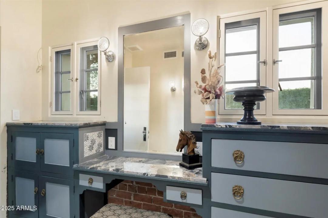 Real Estate Picture 43