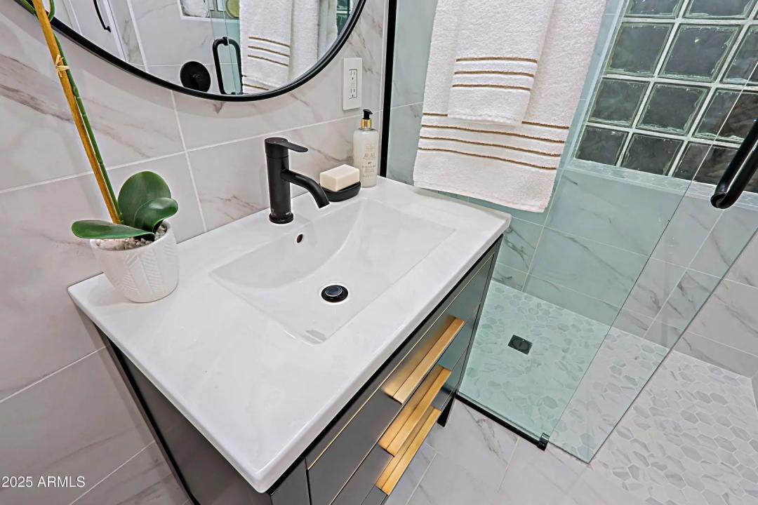 Real Estate Picture 45