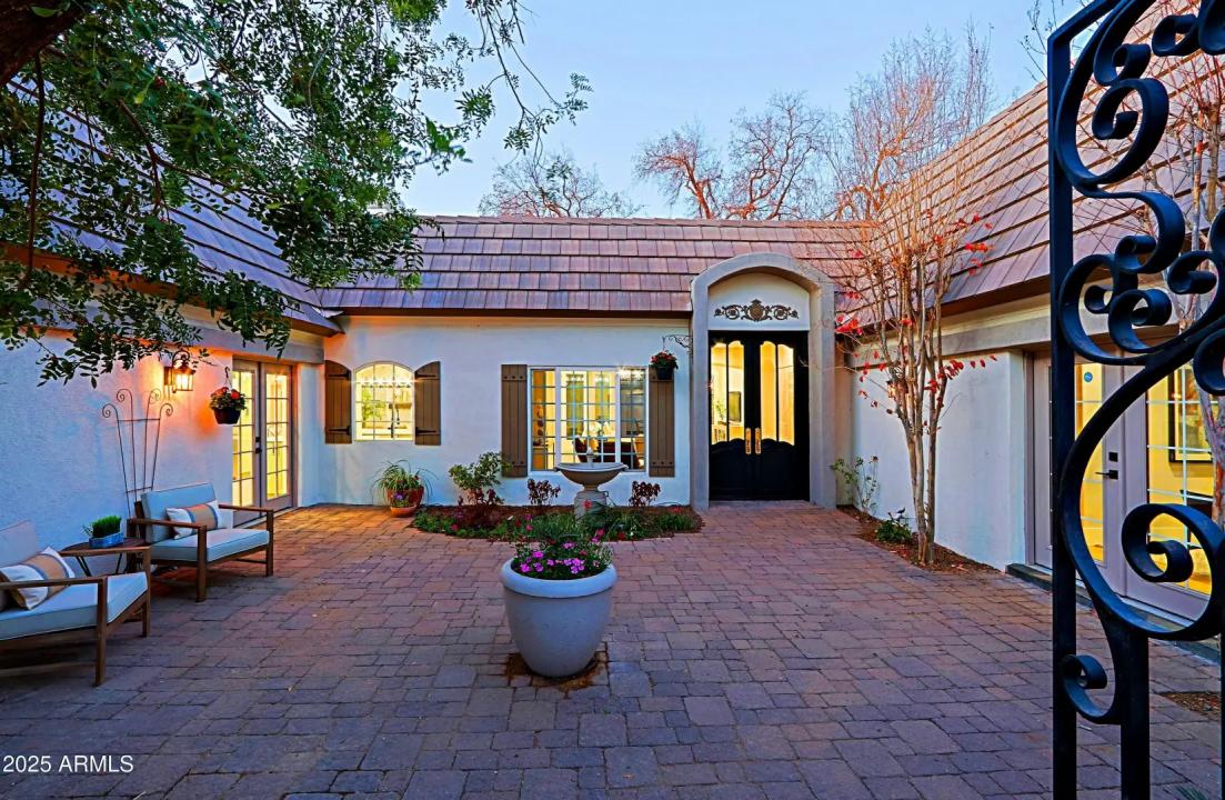 Real Estate Picture 4