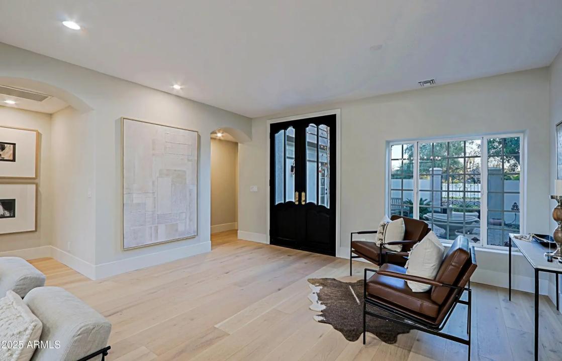 Real Estate Picture 24