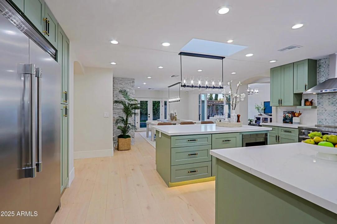 Real Estate Picture 10