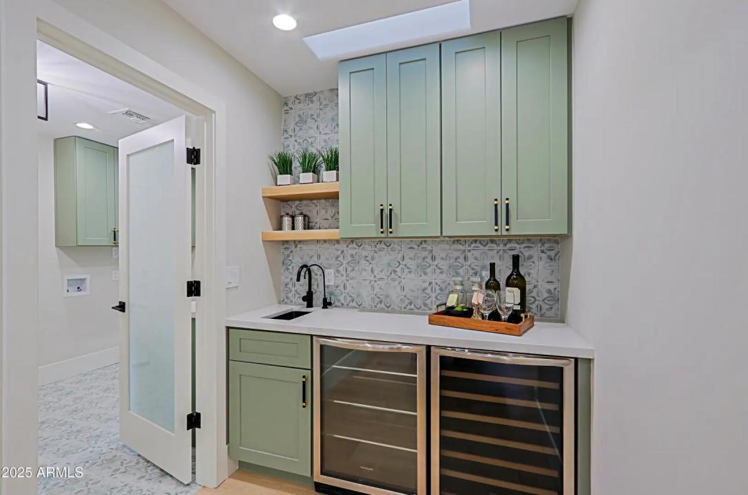 Real Estate Picture 14