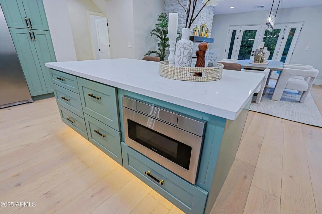 Real Estate Picture 9