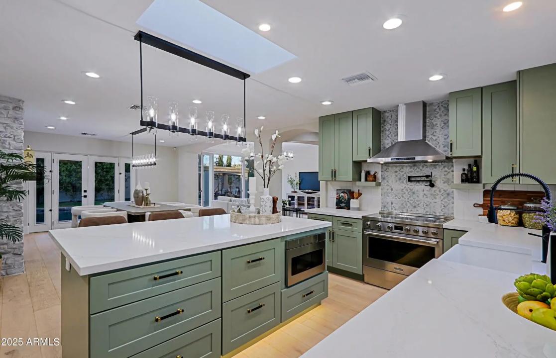Real Estate Picture 5