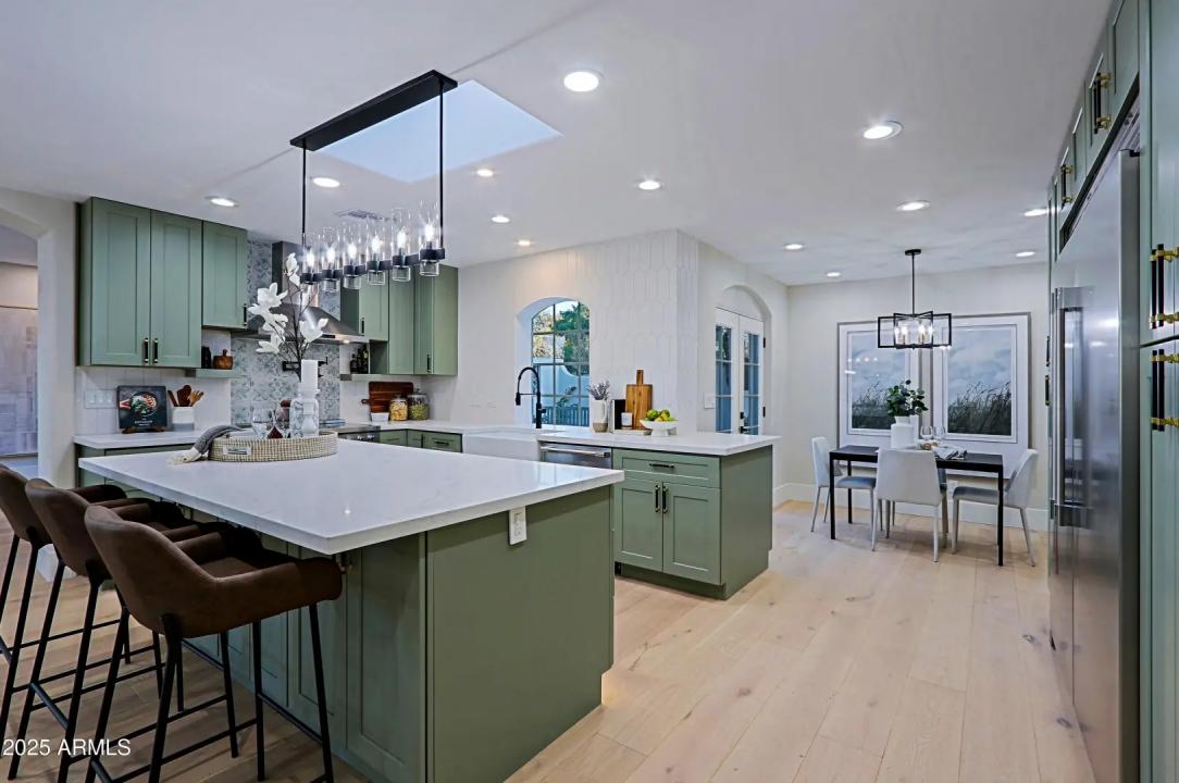 Real Estate Picture 11