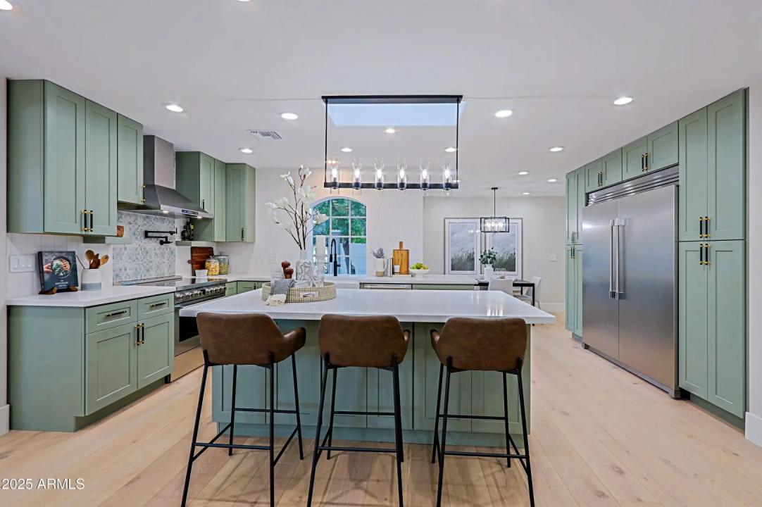 Real Estate Picture 6