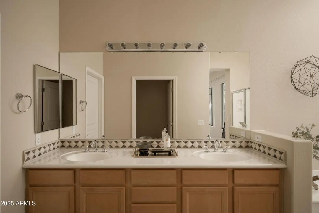 Real Estate Picture 10