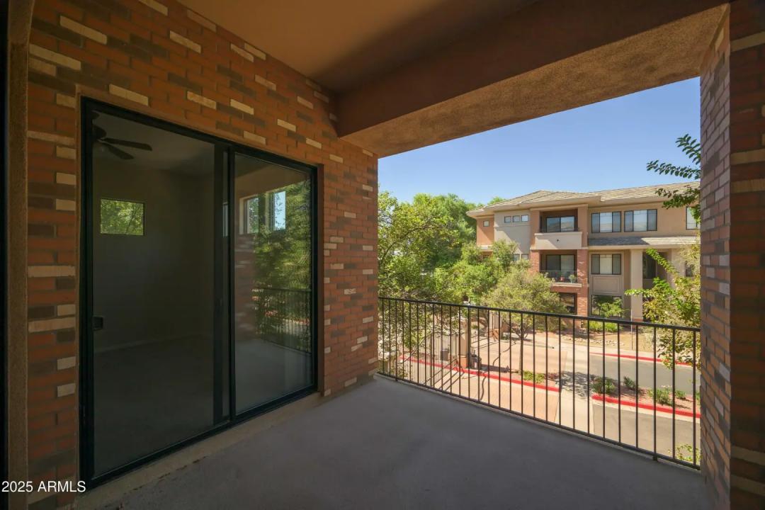 Real Estate Picture 16