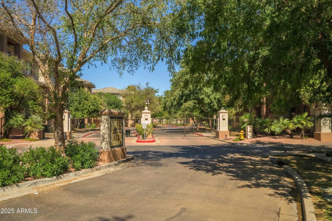 Real Estate Picture 17