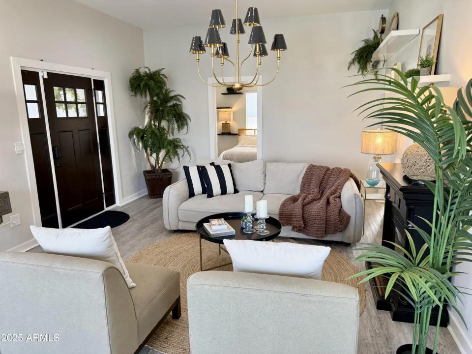 Real Estate Picture 3