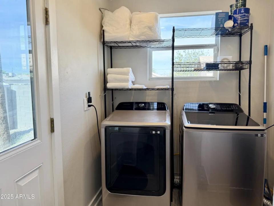 Real Estate Picture 11