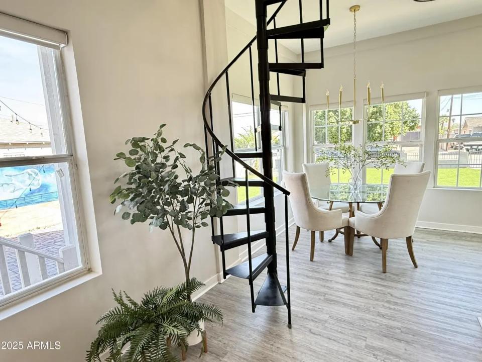 Real Estate Picture 13