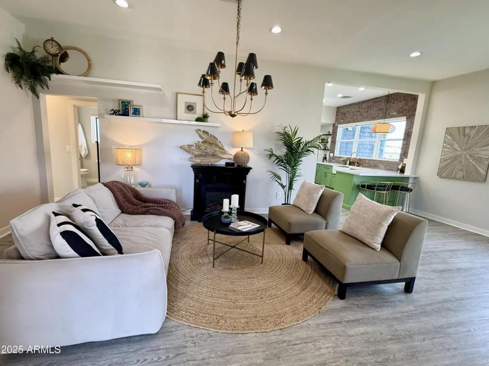 Real Estate Picture 5