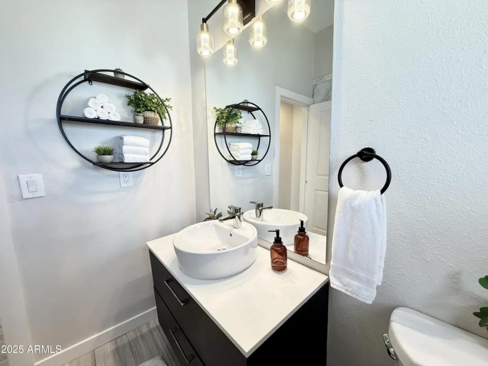 Real Estate Picture 21