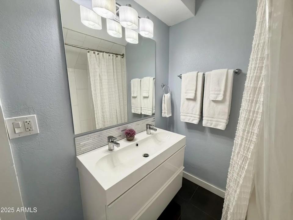 Real Estate Picture 35