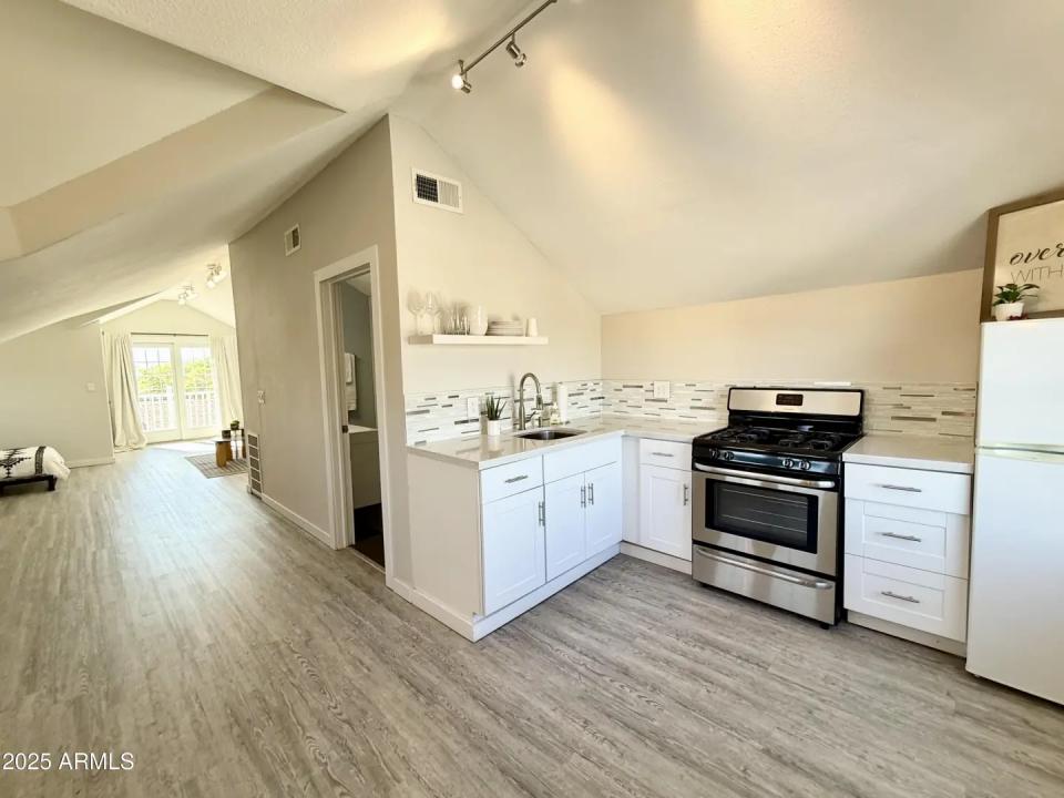 Real Estate Picture 27