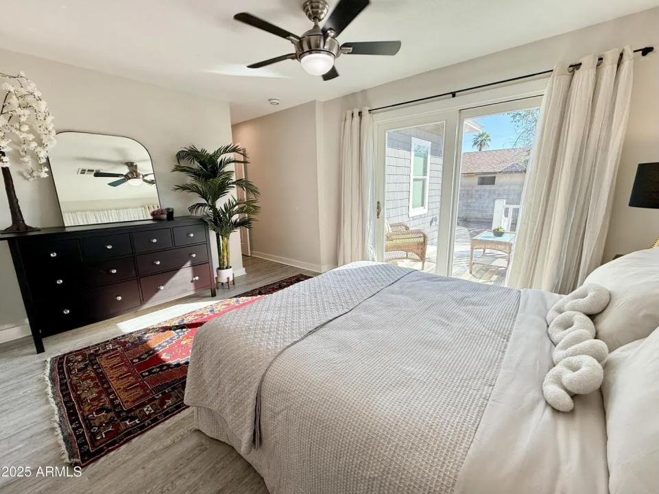 Real Estate Picture 23