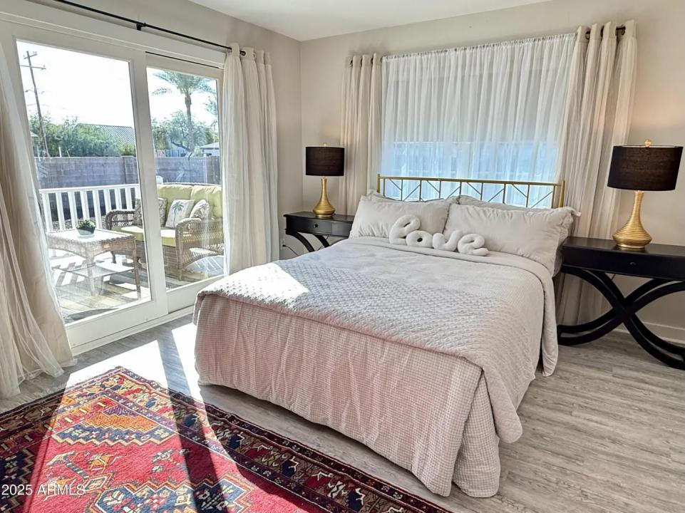 Real Estate Picture 24