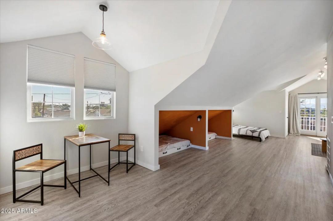 Real Estate Picture 32