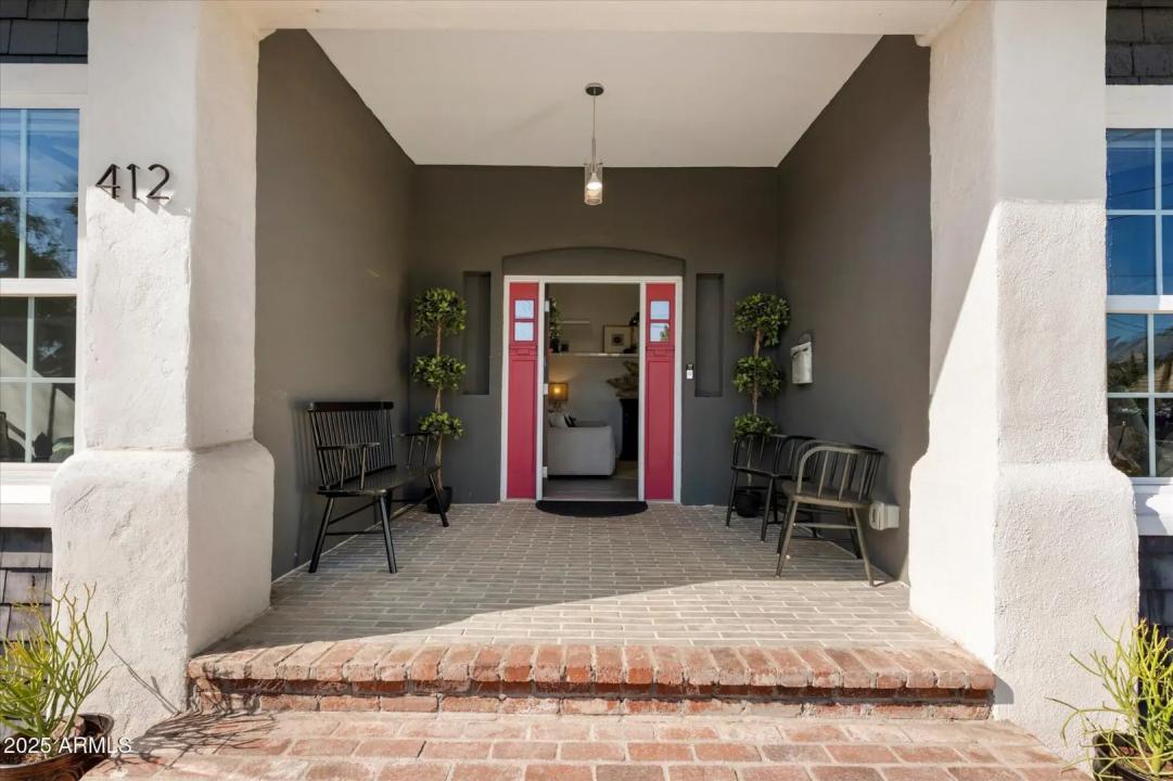 Real Estate Picture 4