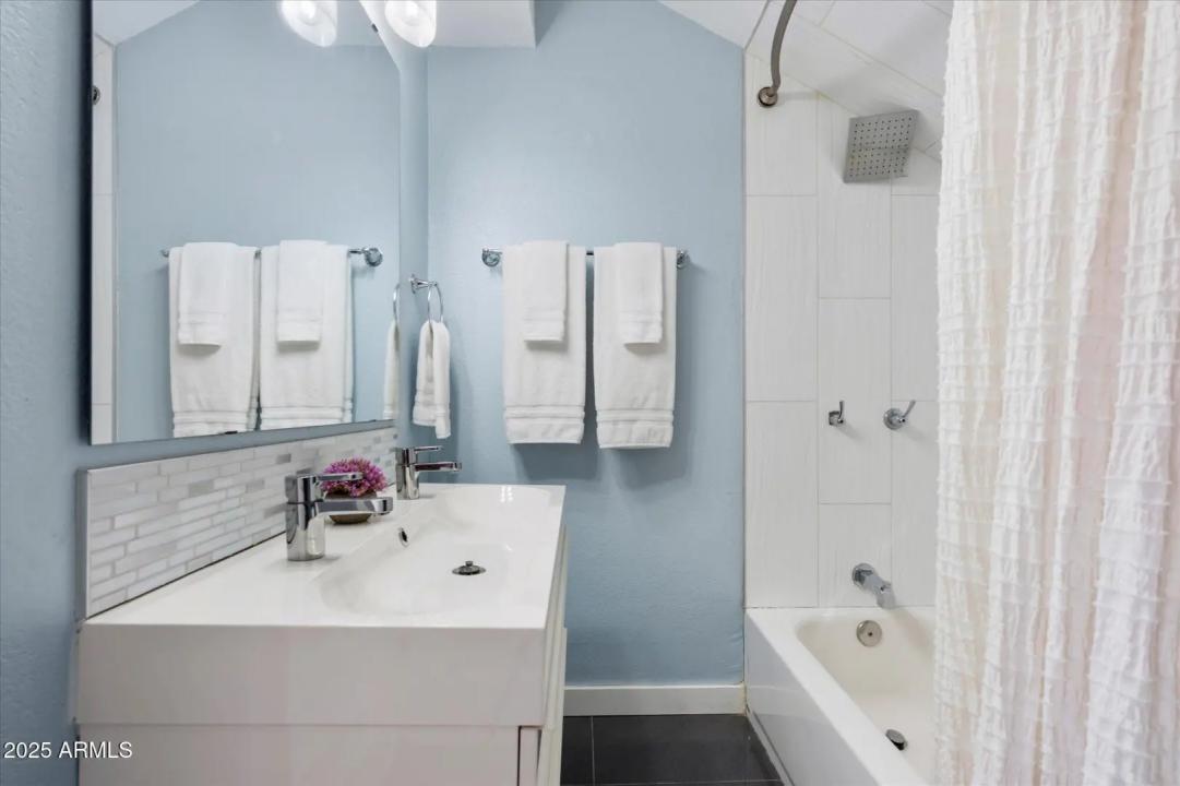 Real Estate Picture 37