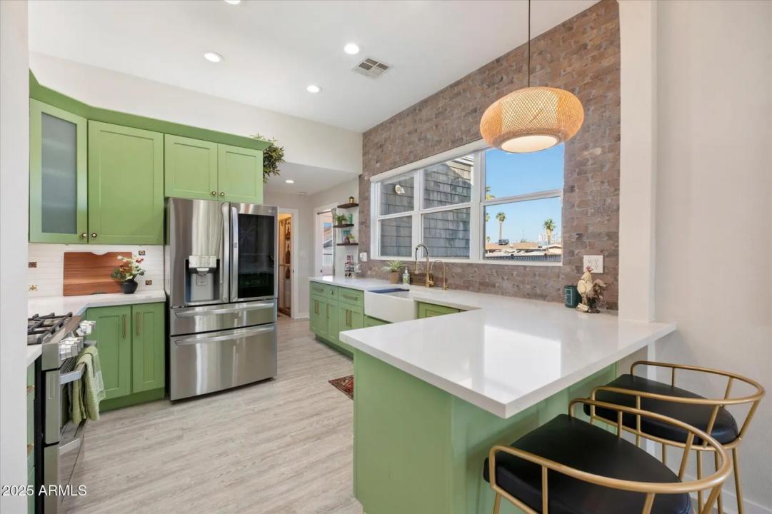 Real Estate Picture 13