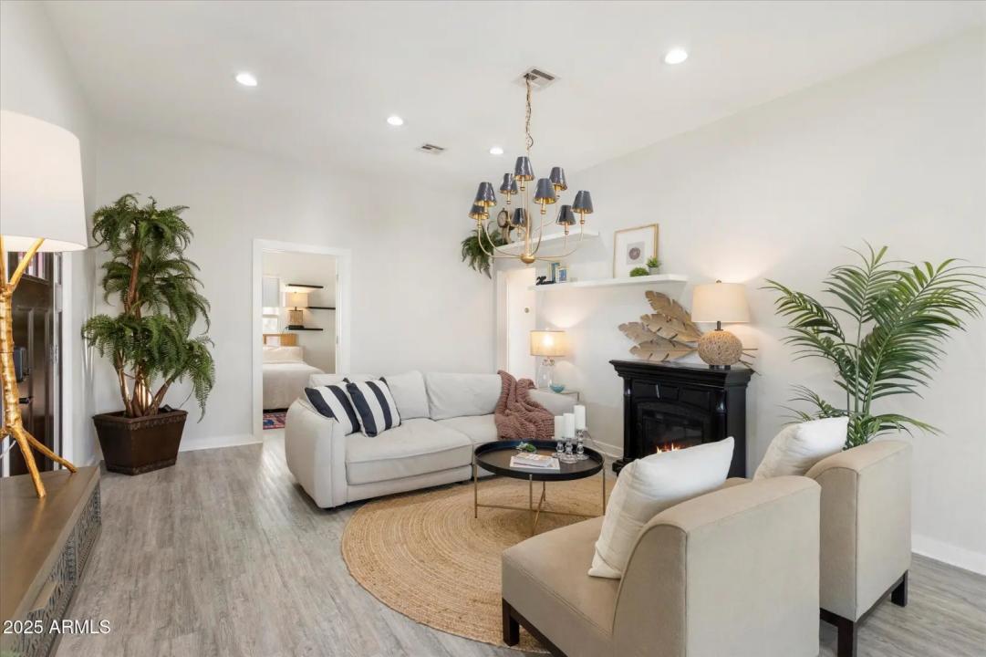 Real Estate Picture 7