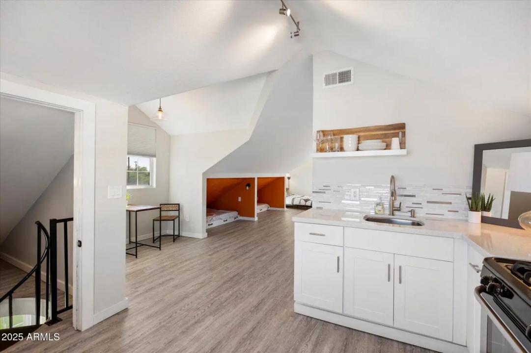 Real Estate Picture 31