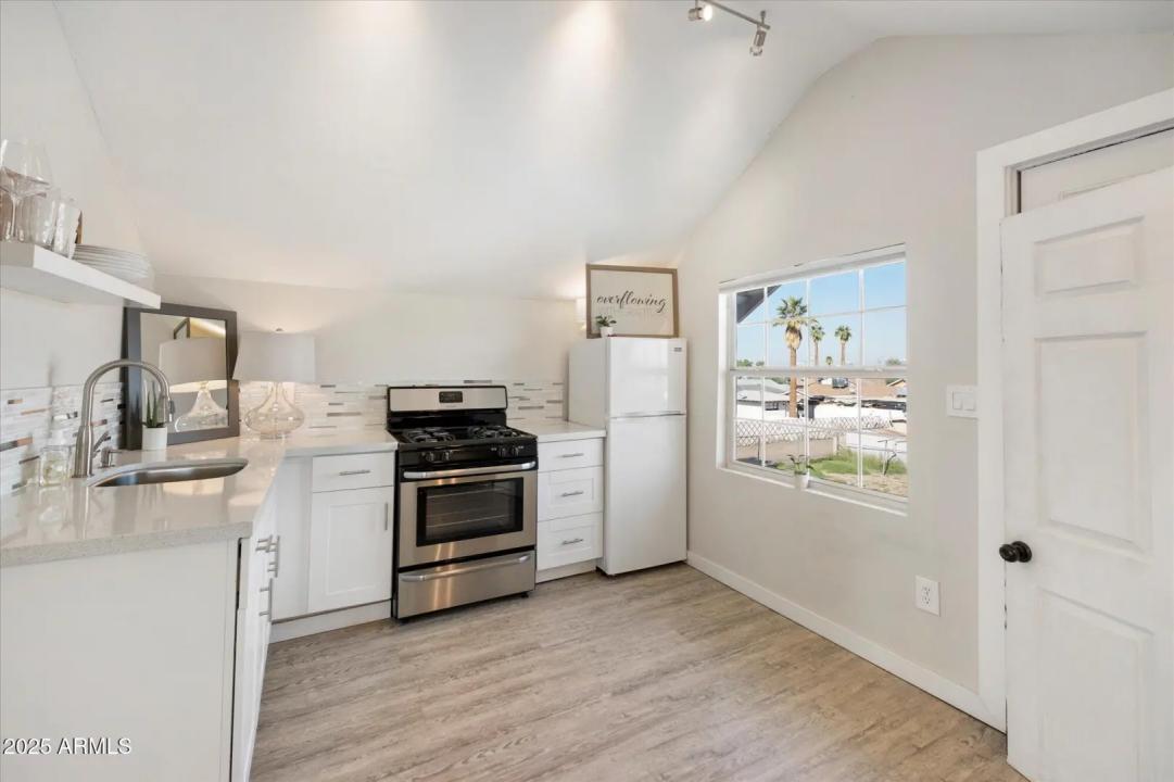 Real Estate Picture 30