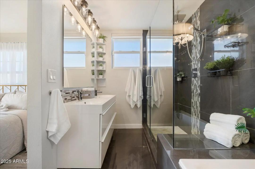 Real Estate Picture 21