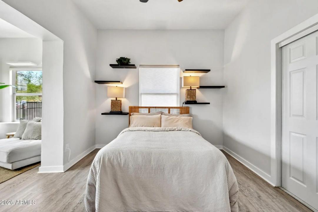 Real Estate Picture 22