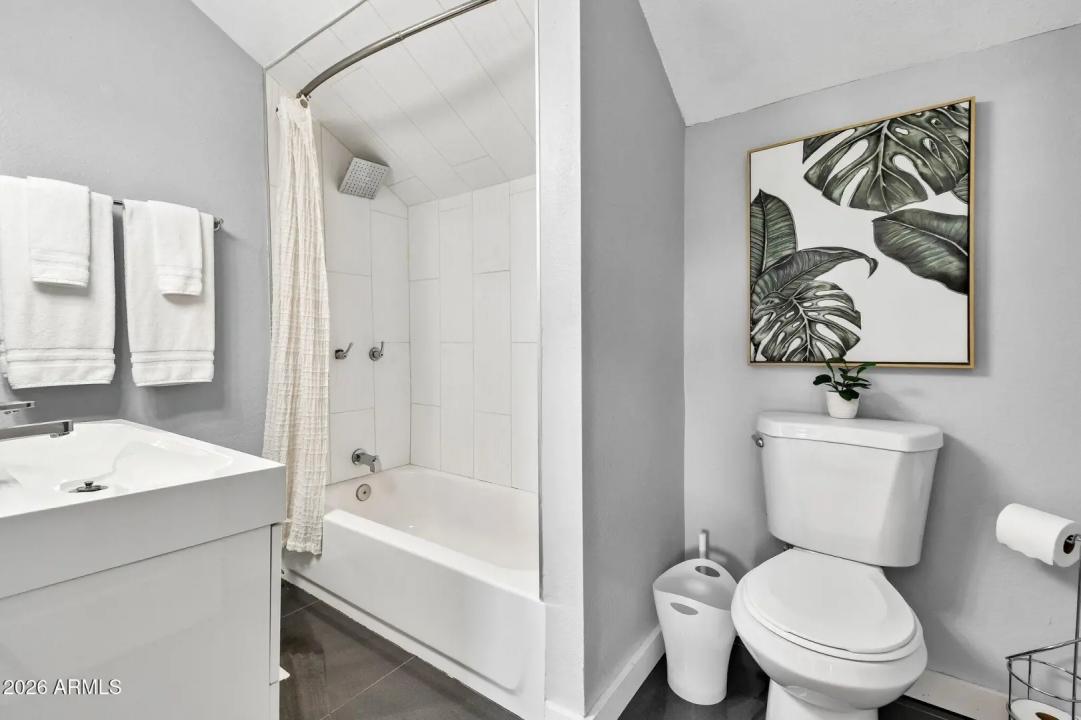 Real Estate Picture 43