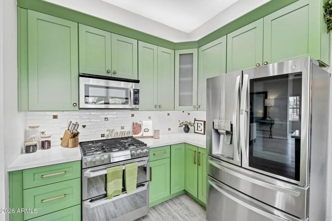 Real Estate Picture 18