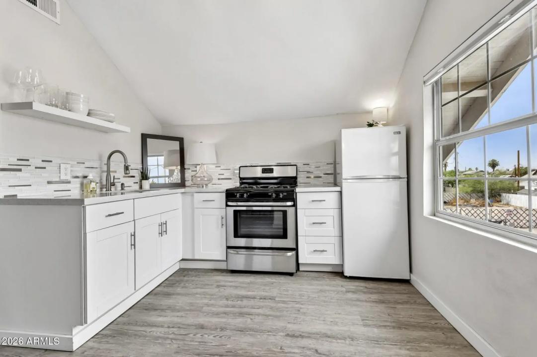 Real Estate Picture 39
