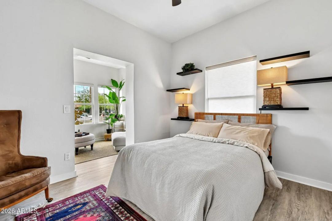 Real Estate Picture 23
