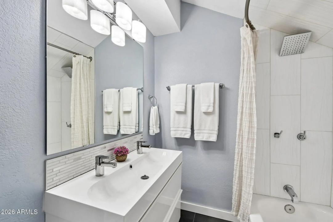 Real Estate Picture 44