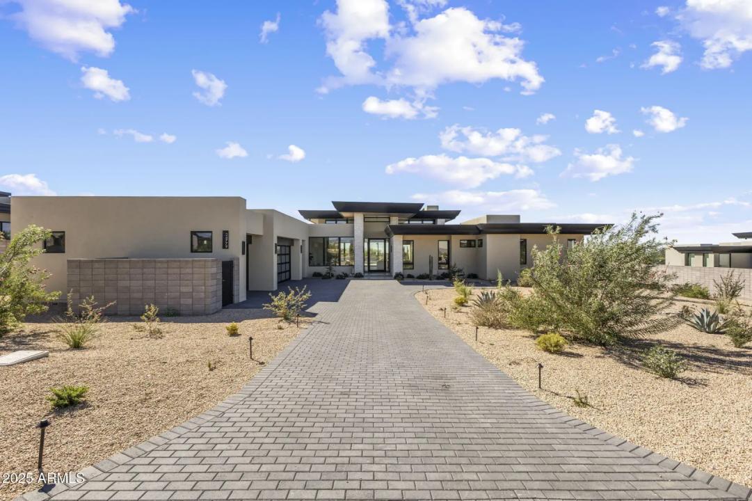 Real Estate Picture 6