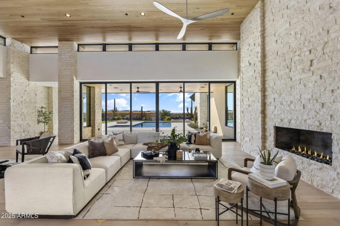 Real Estate Picture 8