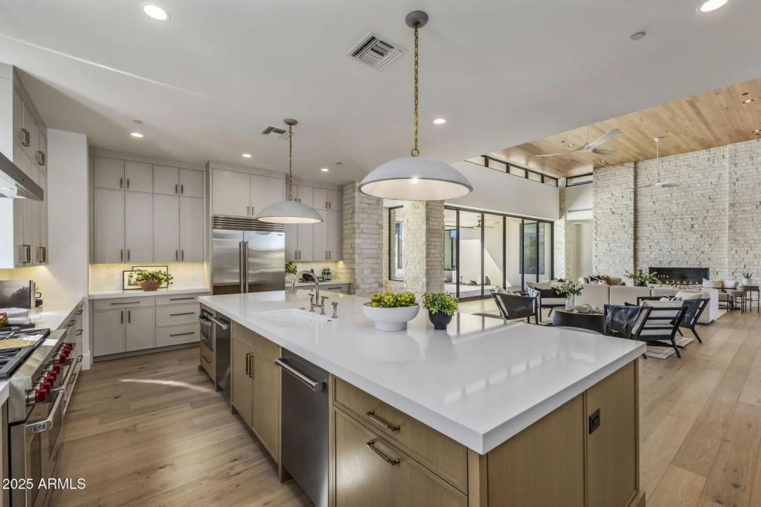 Real Estate Picture 13