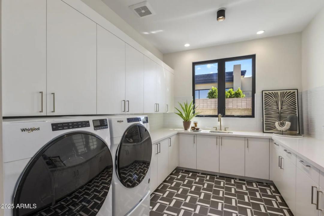 Real Estate Picture 30
