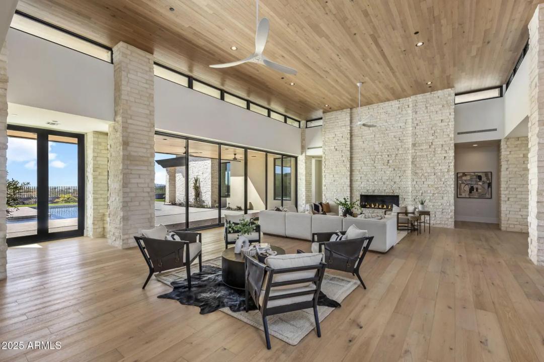 Real Estate Picture 17