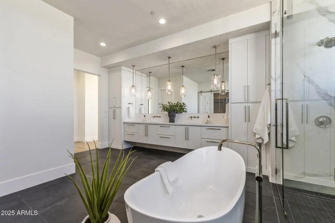 Real Estate Picture 22