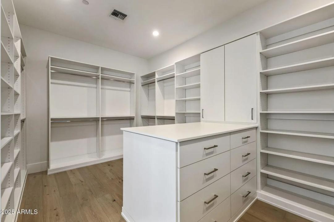 Real Estate Picture 20