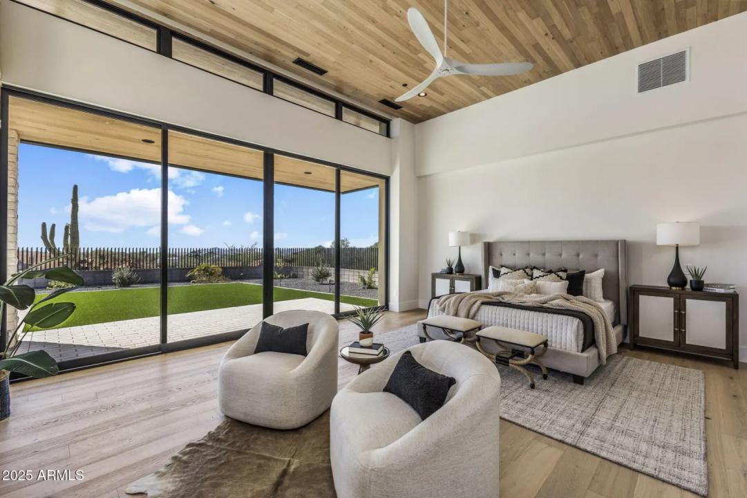 Real Estate Picture 18