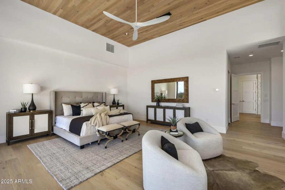 Real Estate Picture 19