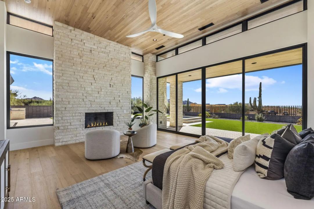 Real Estate Picture 4