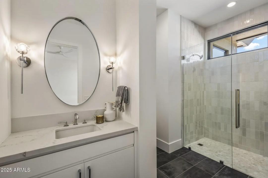 Real Estate Picture 25