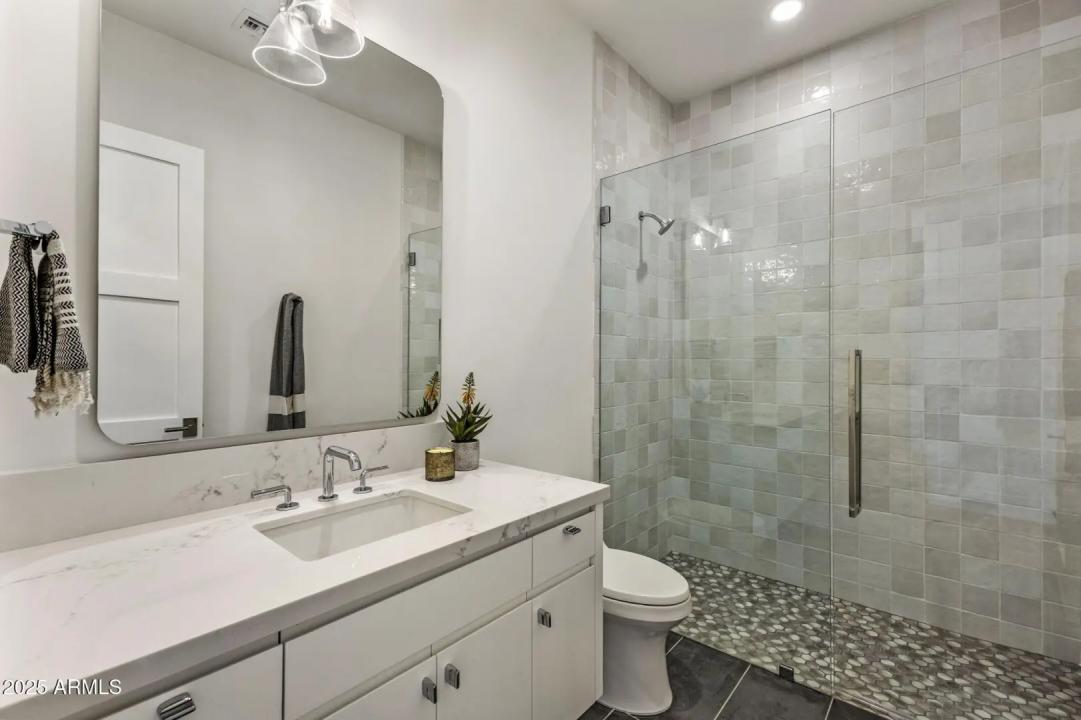 Real Estate Picture 27