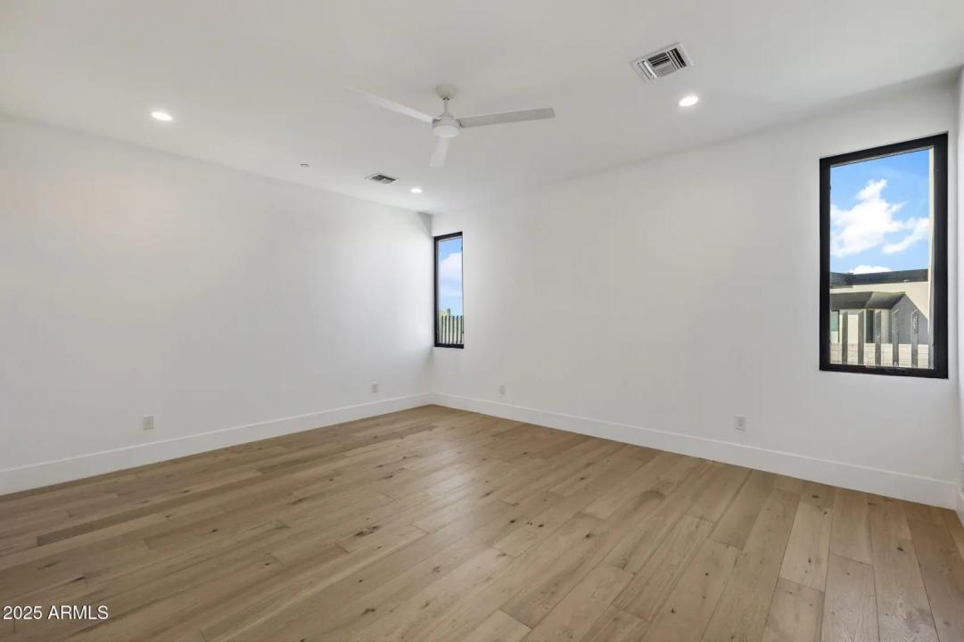 Real Estate Picture 26