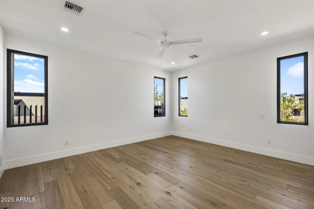 Real Estate Picture 28